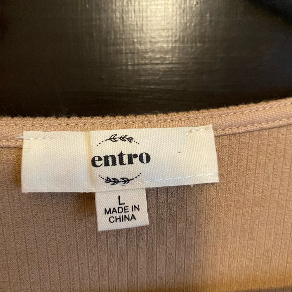 Entro Tan Ribbed Top - Picture 3 of 3